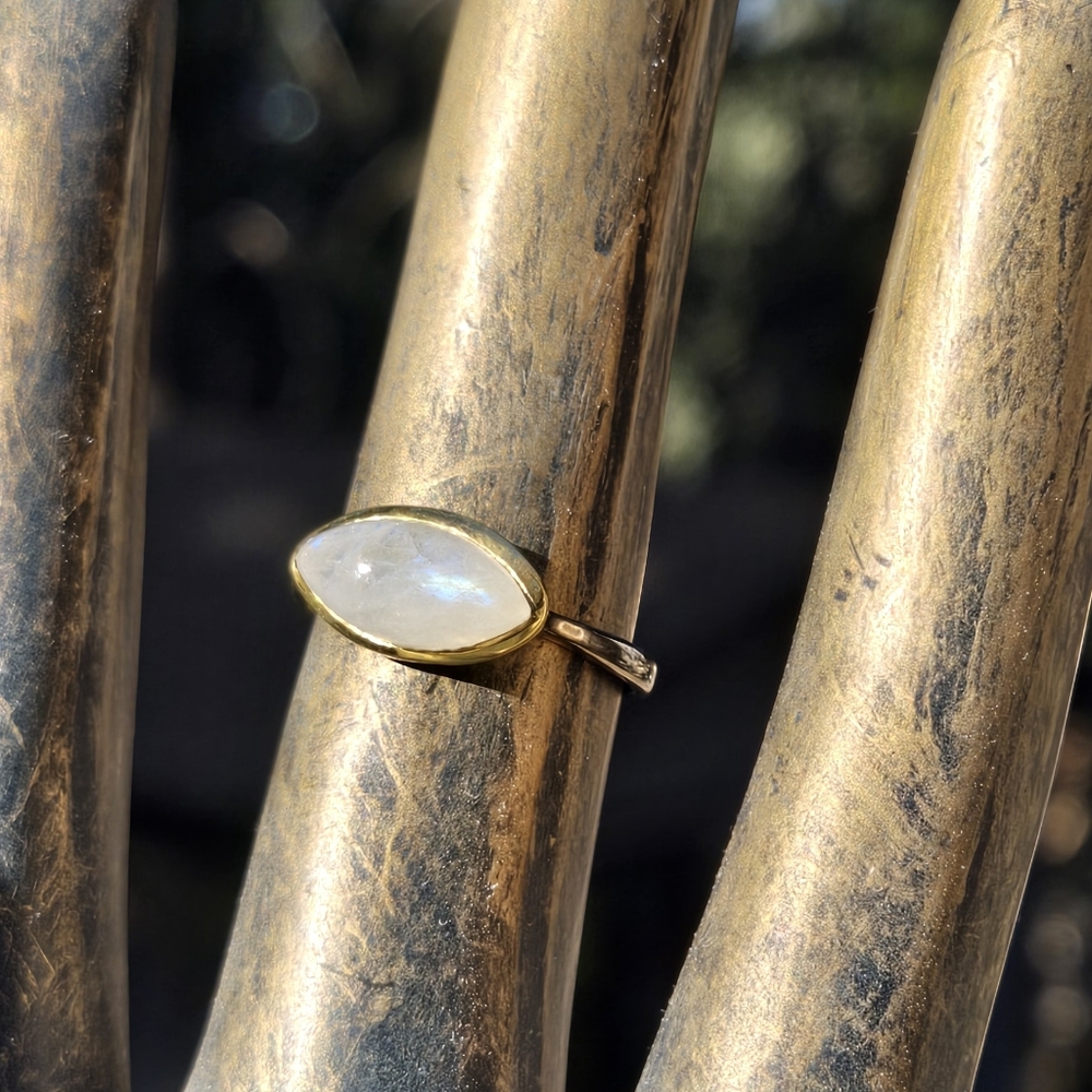 Moonstone 6k Natural Gemstone Sterling Rhodium & Gold Ring Sz7 - Picture 4 of 9